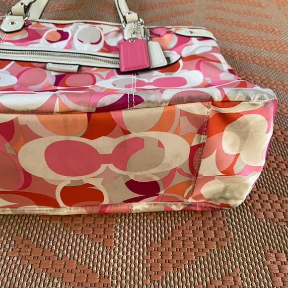 Coach Y2K Daisy Kaleidoscope Print Emma Tote Bag Pink White Large Shoulder Bag - Picture 14 of 16